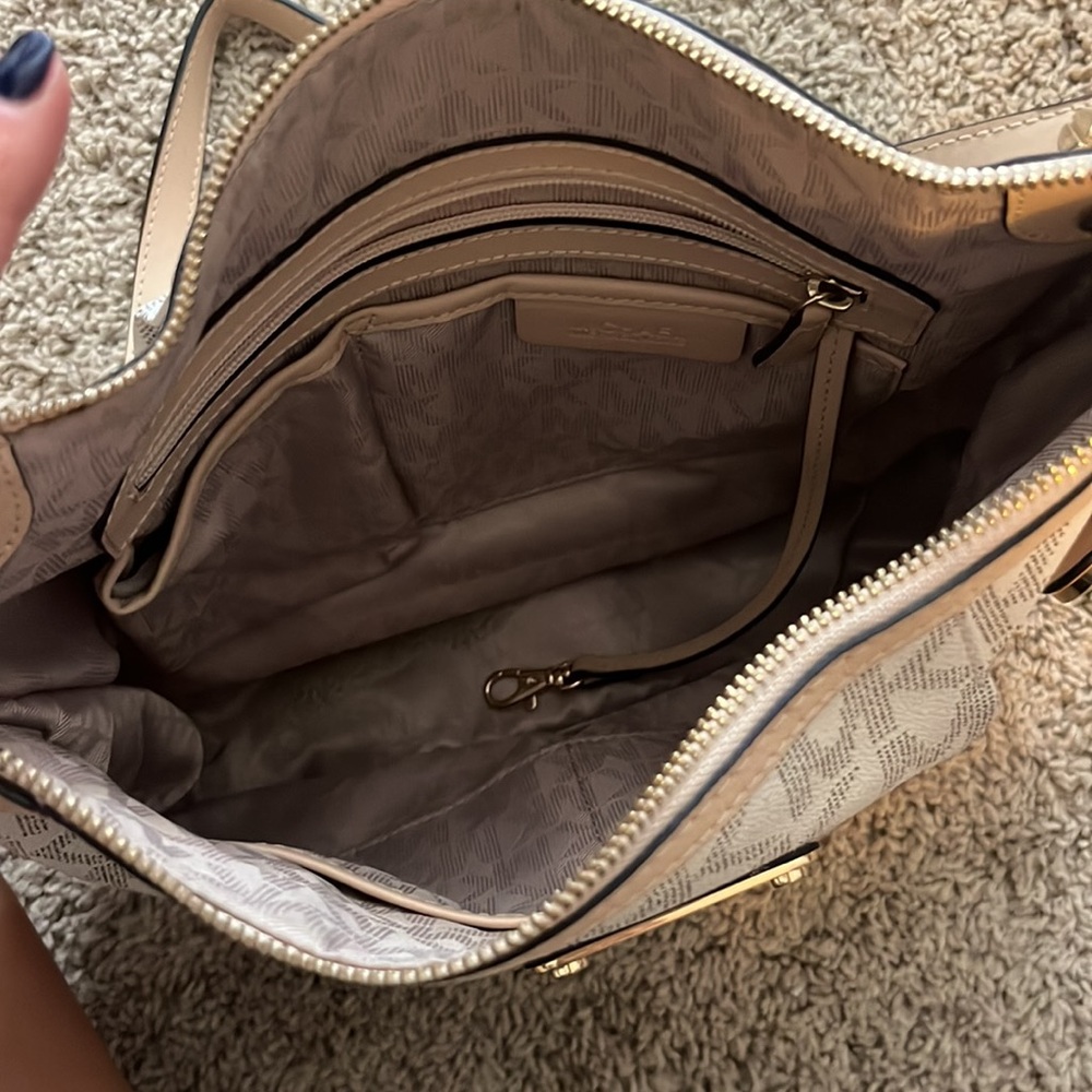 Michael Kors Bag - Picture 3 of 4